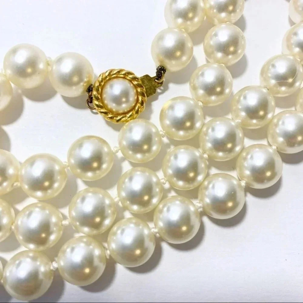 Elegant Faux Pearl Knotted Necklace & Earring Fashion Jewelry Set - Picture 4 of 6